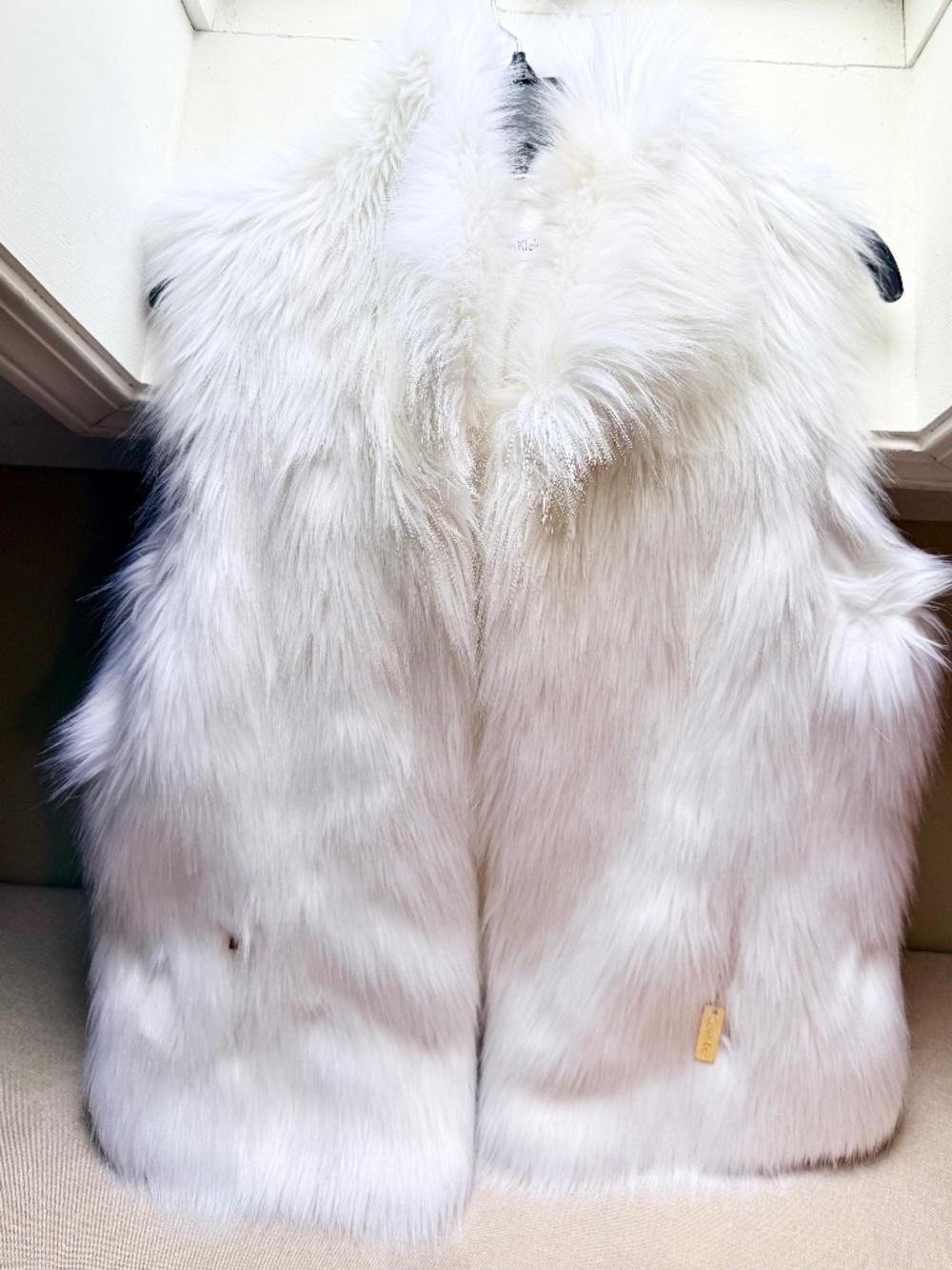 White Faux Fur Calvin Klein Winter Vest With Gold Accents Ski Holiday Glamour